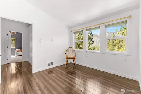 32 Crabapple Road Winthrop WA 98862