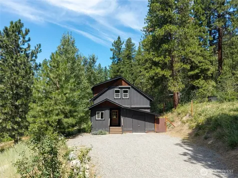 32 Crabapple Road Winthrop WA 98862