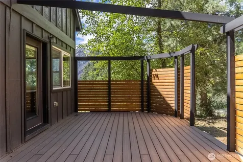 32 Crabapple Road Winthrop WA 98862