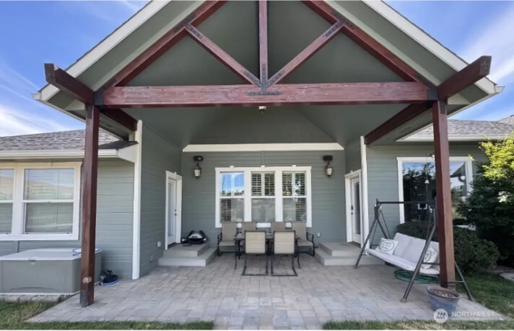 901 Hollow Creek Lane Yakima WA 98908