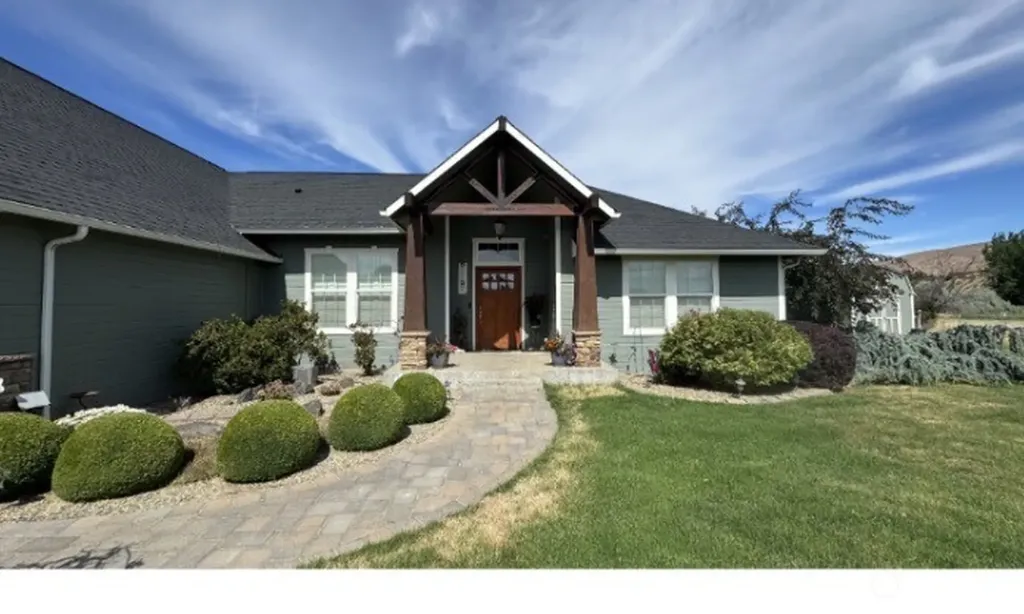 901 Hollow Creek Lane Yakima WA 98908
