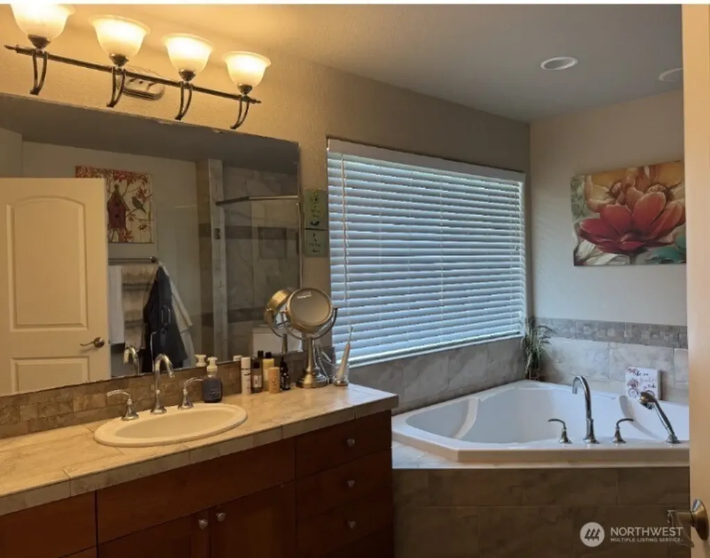 901 Hollow Creek Lane Yakima WA 98908