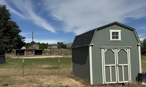 901 Hollow Creek Lane Yakima WA 98908