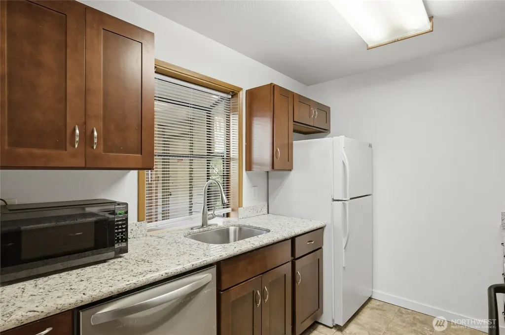 9512 1st Avenue NE Seattle WA 98115