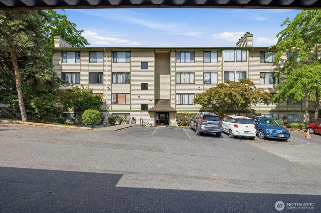 9512 1st Avenue NE Seattle WA 98115