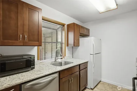 9512 1st Avenue NE Seattle WA 98115