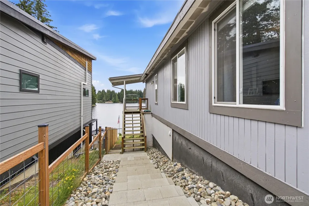 2121 E Timberlake Drive W Shelton WA 98584
