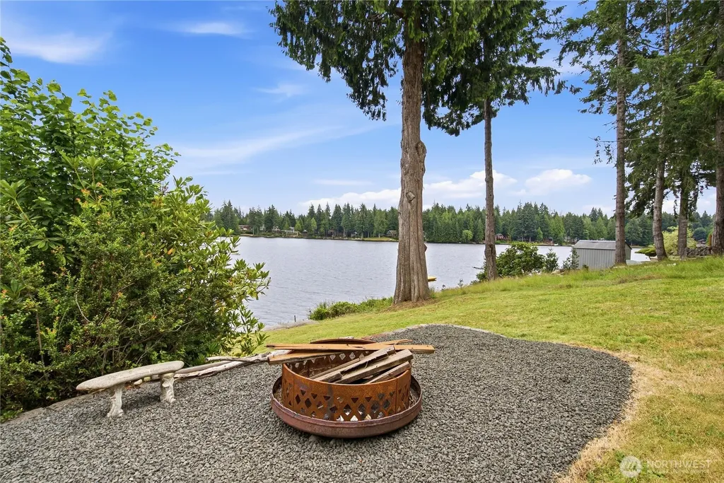 2121 E Timberlake Drive W Shelton WA 98584