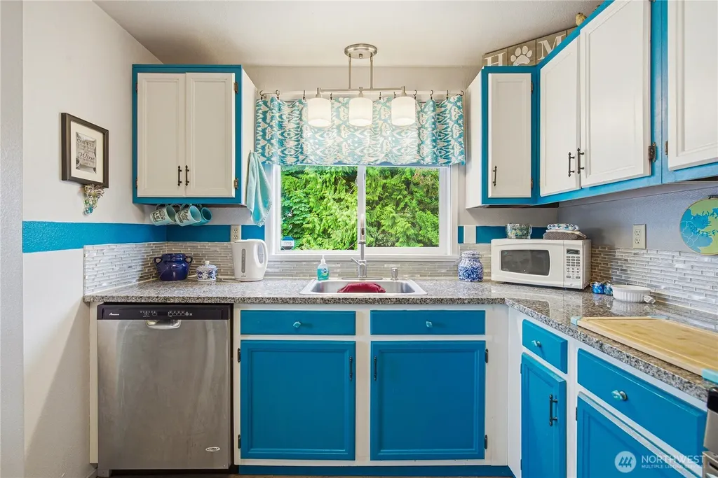 2121 E Timberlake Drive W Shelton WA 98584