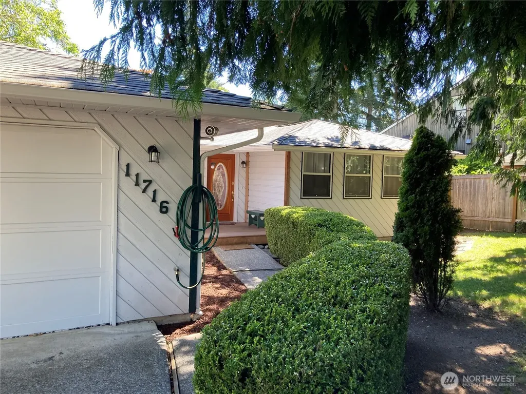 11716 26th Street NE Lake Stevens WA 98258