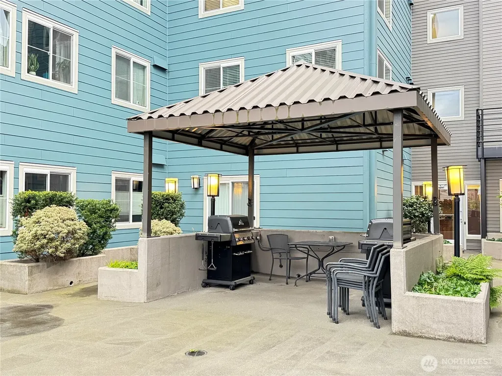 300 10th Avenue Seattle WA 98122