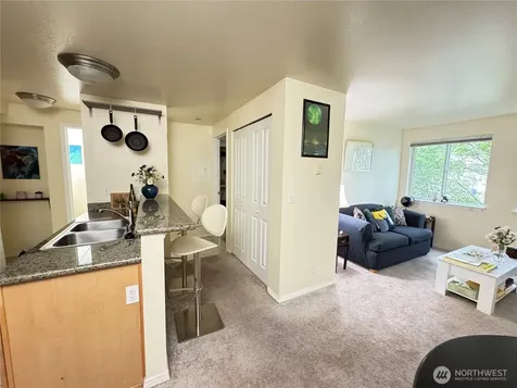 300 10th Avenue Seattle WA 98122