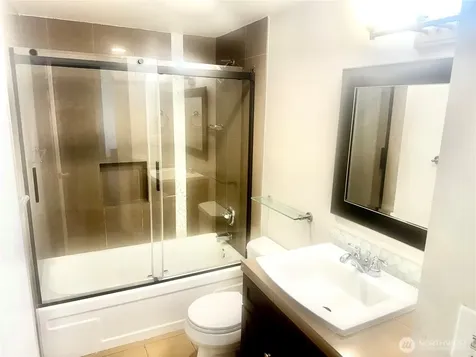 4561 Lake Washington Boulevard NE Kirkland WA 98033