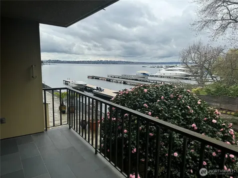 4561 Lake Washington Boulevard NE Kirkland WA 98033