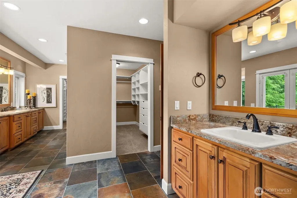 7920 Holiday Valley Drive NW Olympia WA 98502