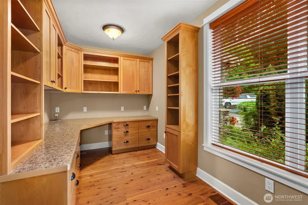 7920 Holiday Valley Drive NW Olympia WA 98502