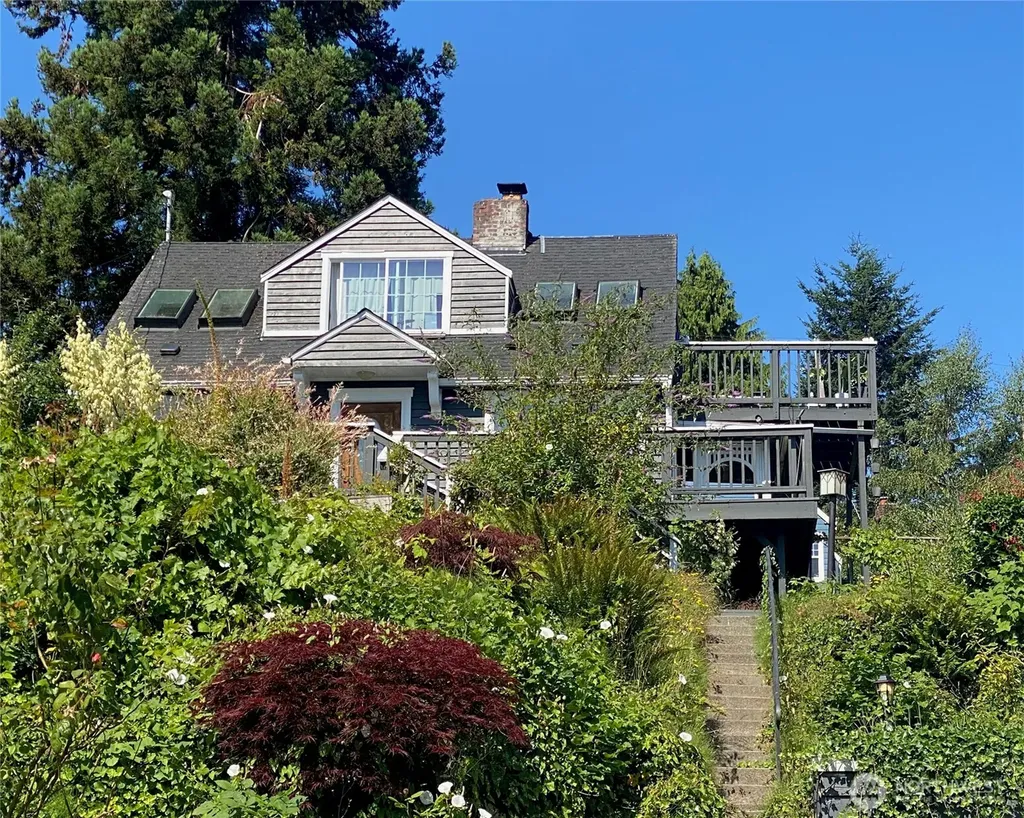 12321 42nd Avenue NE Seattle WA 98125
