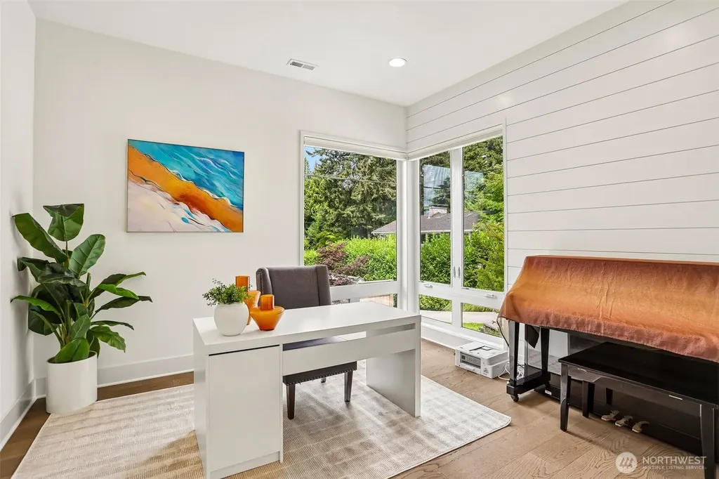 3072 106th Street SE Bellevue WA 98004