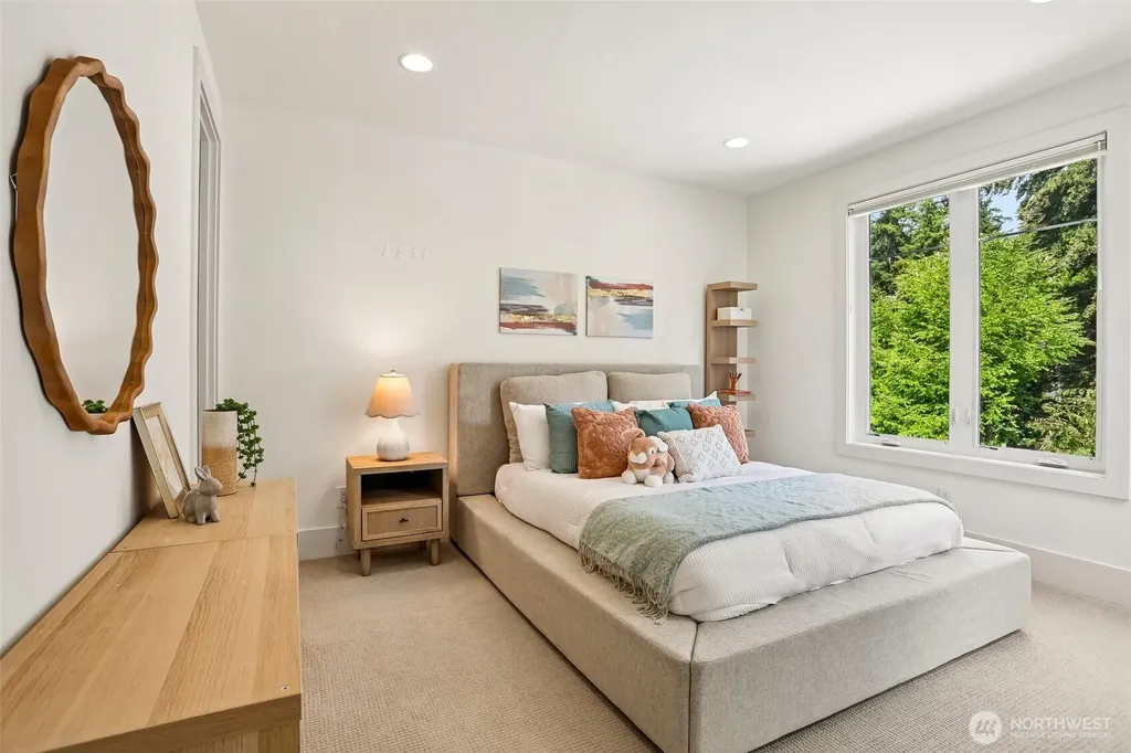 3072 106th Street SE Bellevue WA 98004