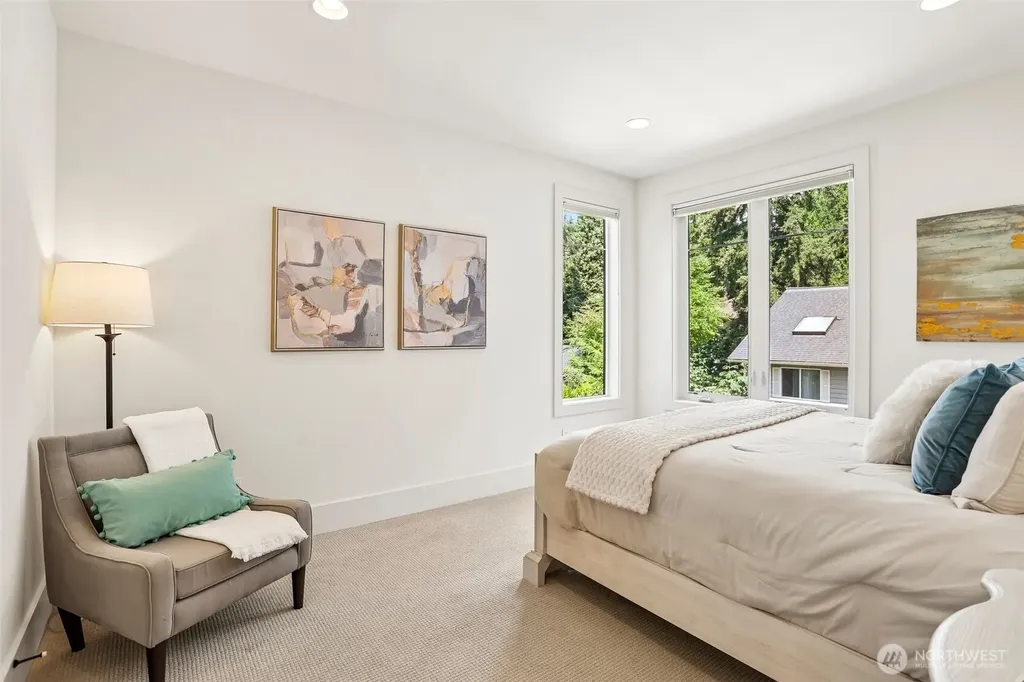 3072 106th Street SE Bellevue WA 98004