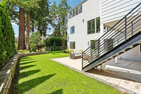 3072 106th Street SE Bellevue WA 98004