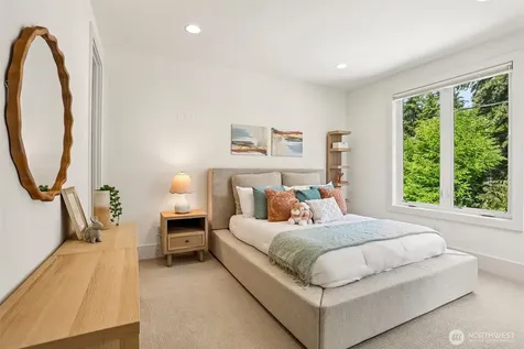 3072 106th Street SE Bellevue WA 98004