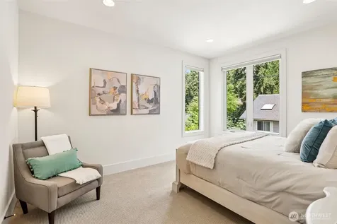 3072 106th Street SE Bellevue WA 98004