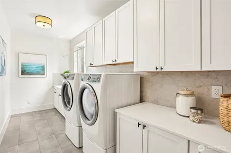 3072 106th Street SE Bellevue WA 98004