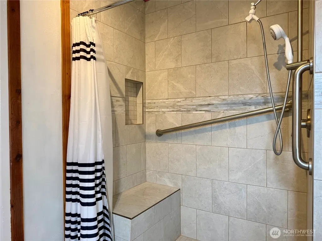 222 Maple Avenue NW Napavine WA 98565