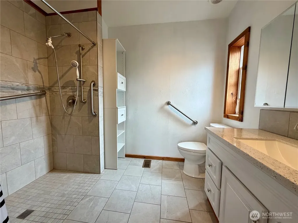 222 Maple Avenue NW Napavine WA 98565