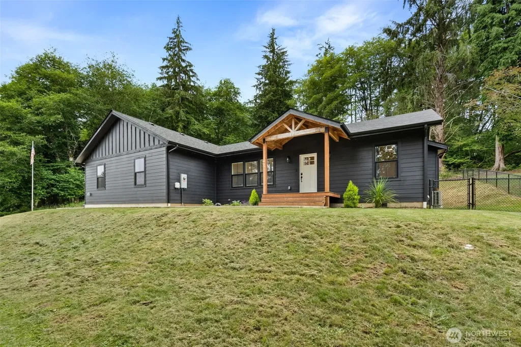 763 Harrison Avenue Raymond WA 98577