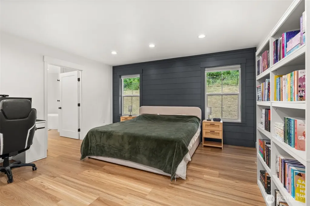 763 Harrison Avenue Raymond WA 98577