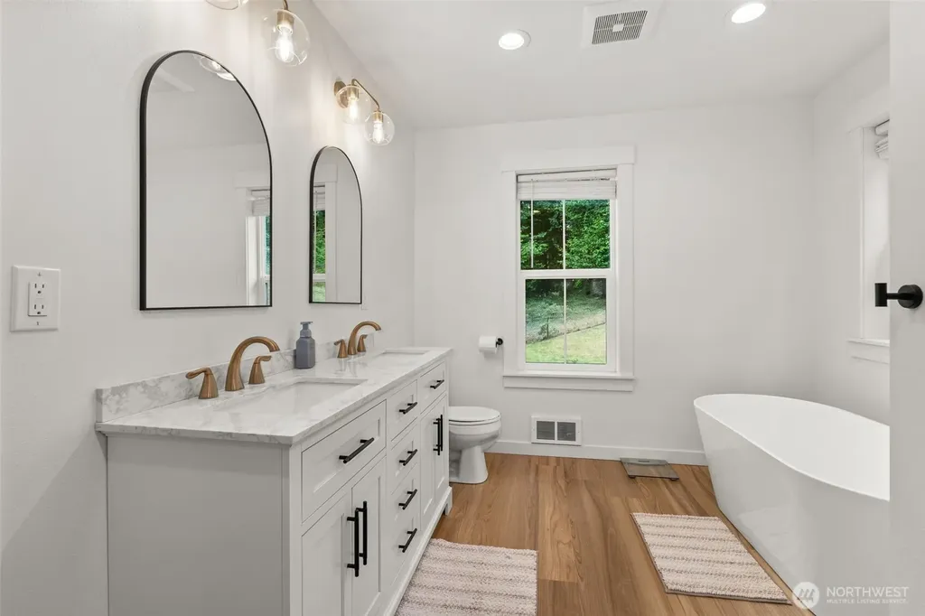 763 Harrison Avenue Raymond WA 98577