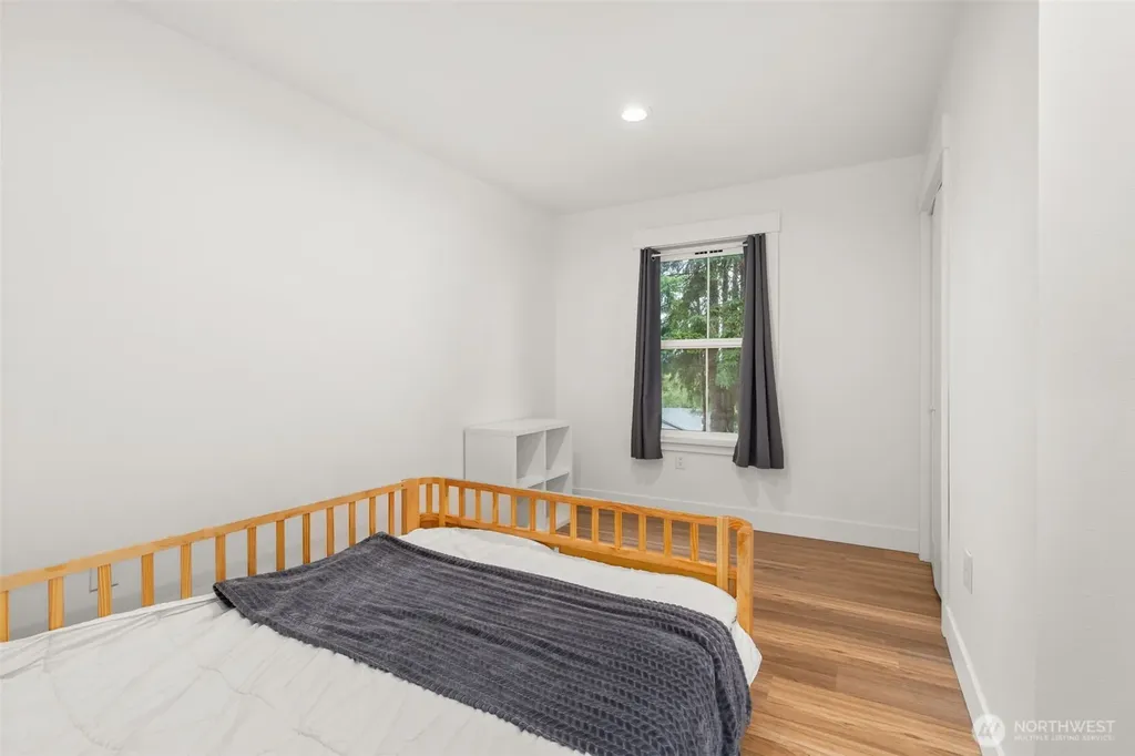 763 Harrison Avenue Raymond WA 98577