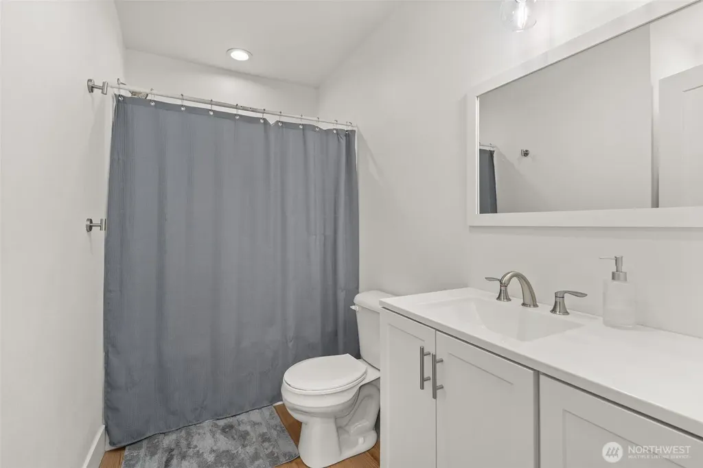 763 Harrison Avenue Raymond WA 98577