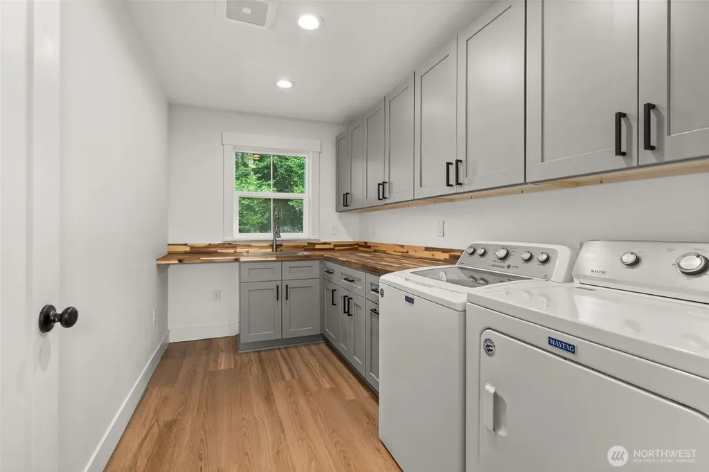 763 Harrison Avenue Raymond WA 98577