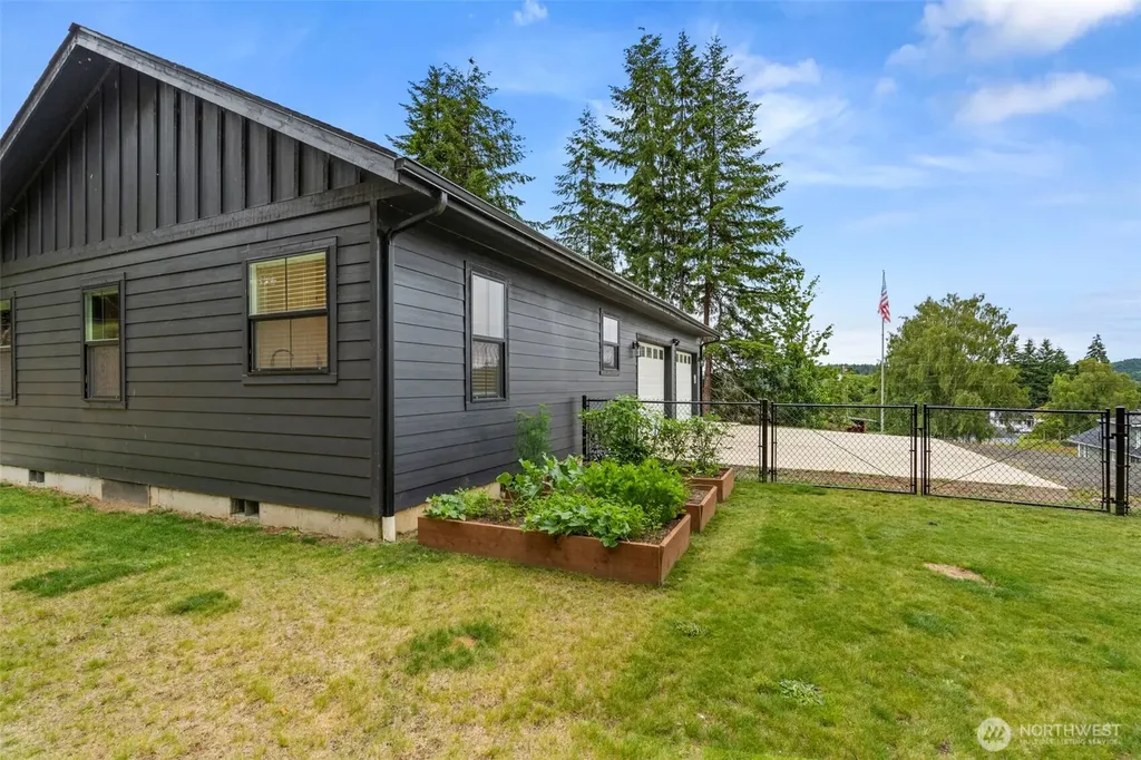 763 Harrison Avenue Raymond WA 98577