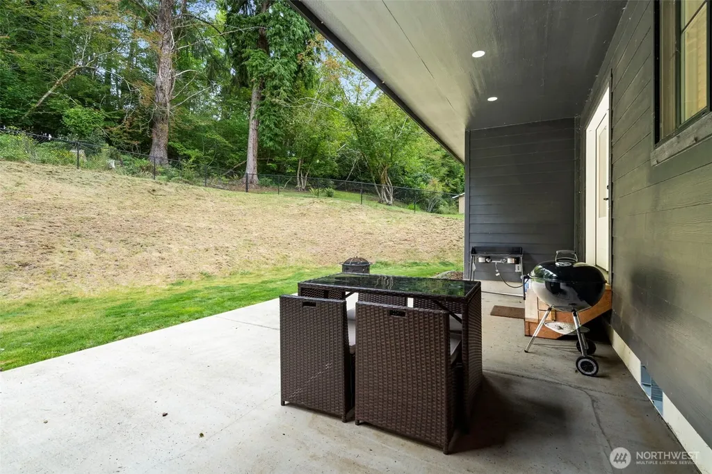 763 Harrison Avenue Raymond WA 98577