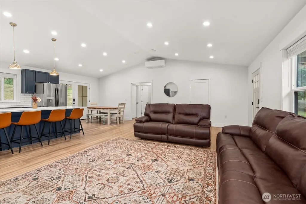 763 Harrison Avenue Raymond WA 98577