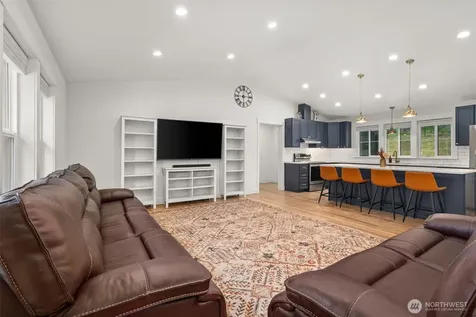 763 Harrison Avenue Raymond WA 98577