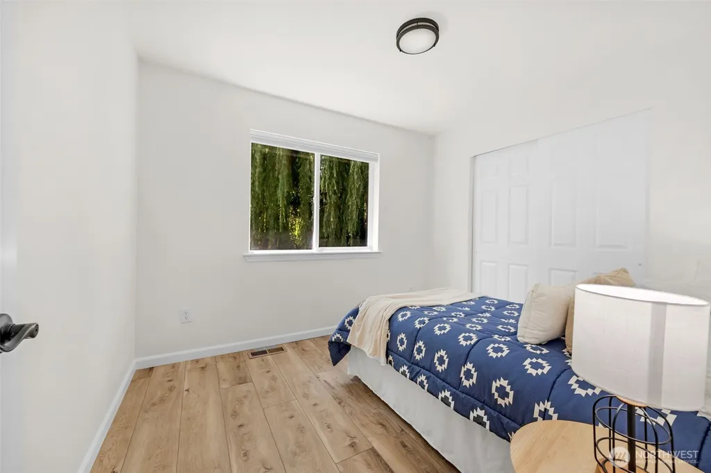 1926 189th Street SW Lynnwood WA 98036