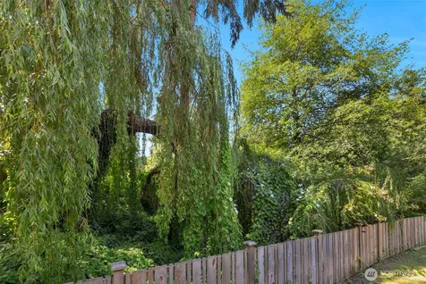 1926 189th Street SW Lynnwood WA 98036