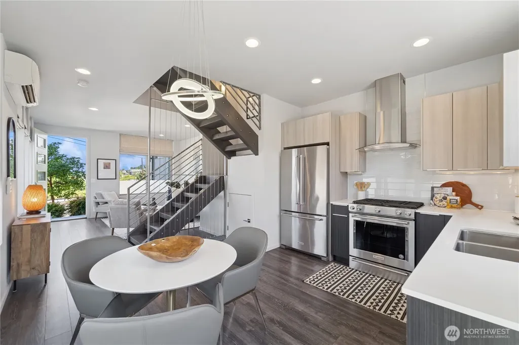 3865 Gilman Avenue W Seattle WA 98199