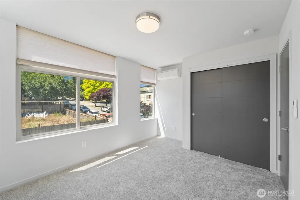 3865 Gilman Avenue W Seattle WA 98199