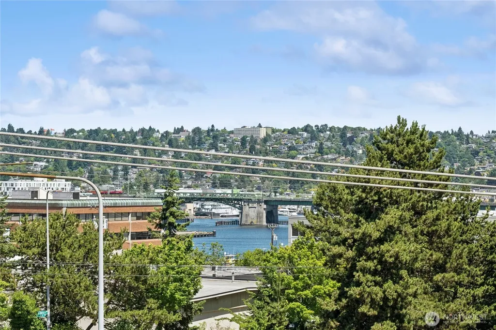 3865 Gilman Avenue W Seattle WA 98199