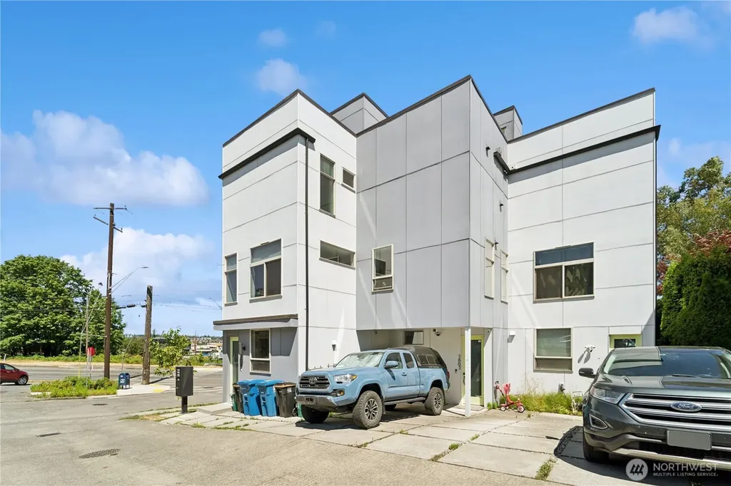 3865 Gilman Avenue W Seattle WA 98199