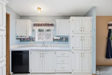 3908 Holtzheimer Trail Blaine WA 98230