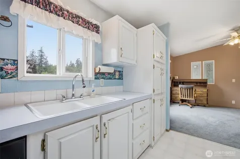 3908 Holtzheimer Trail Blaine WA 98230
