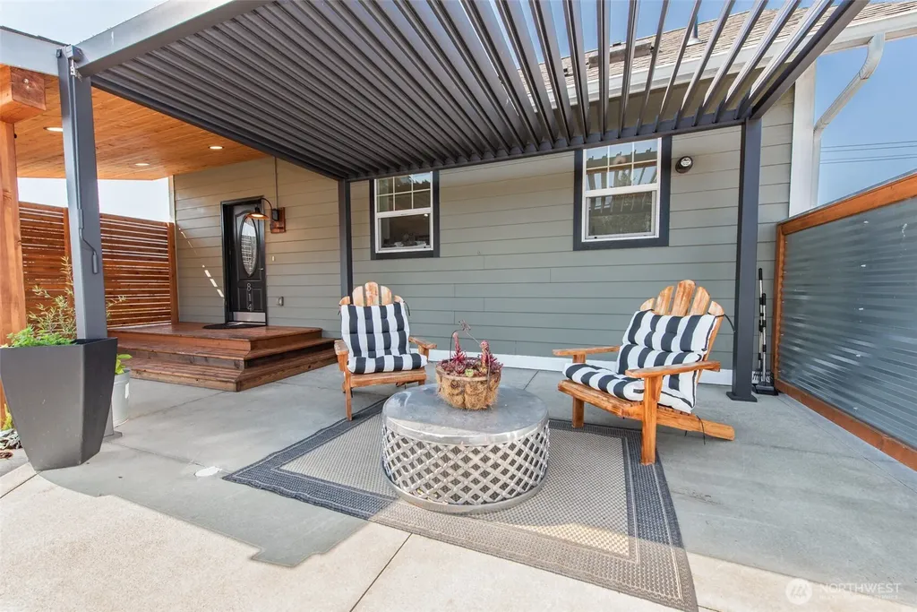 814 Caroline Street Port Angeles WA 98362