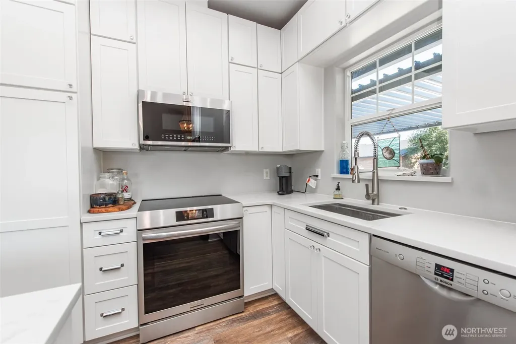 814 Caroline Street Port Angeles WA 98362